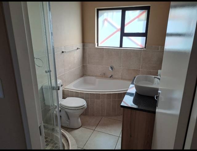 3 BEDROOM TOWNHOUSE FOR SALE IN RIVERSDALE